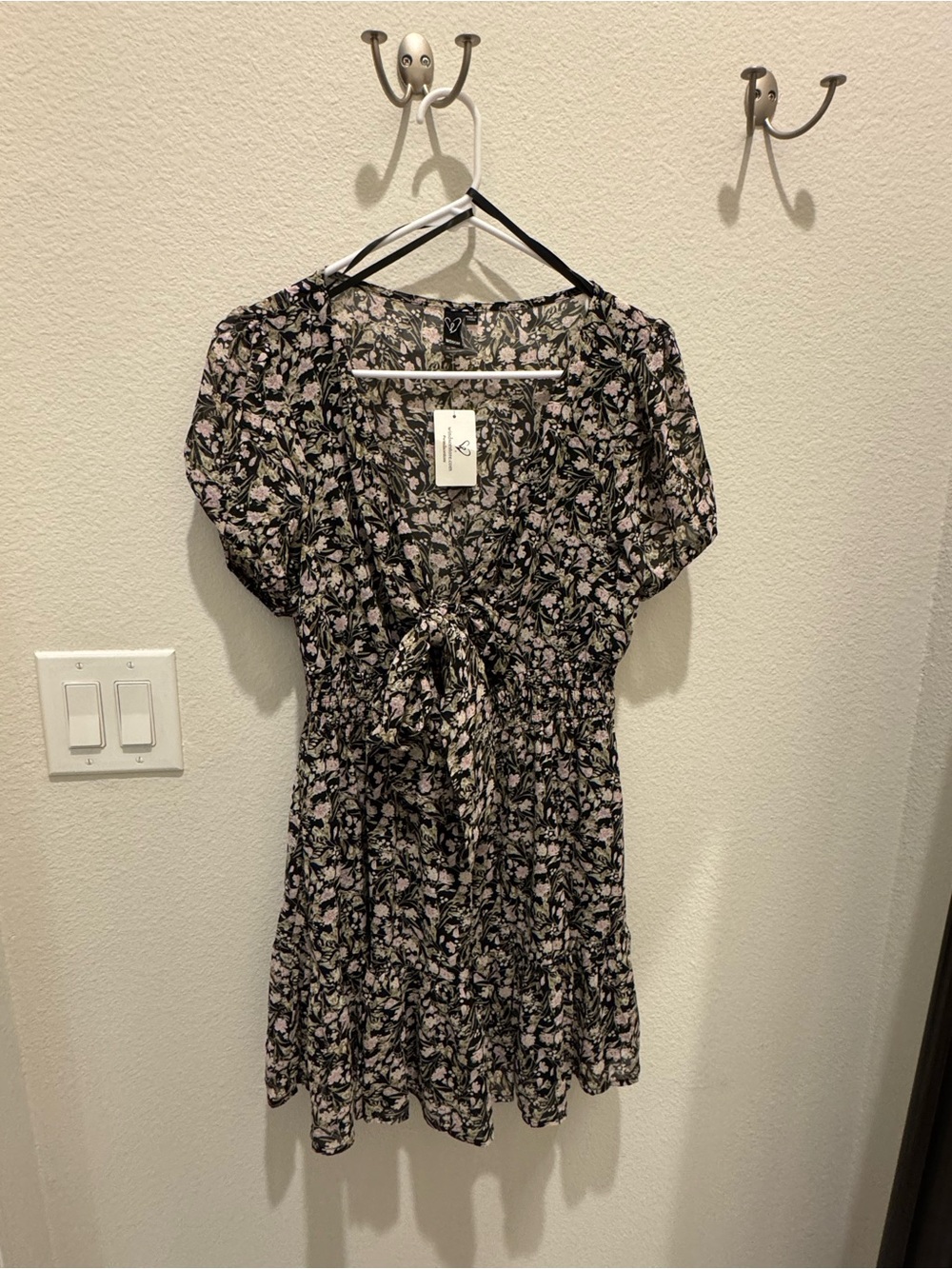 Windsor Floral Tie-Front Short Dress in Black and Light Pink